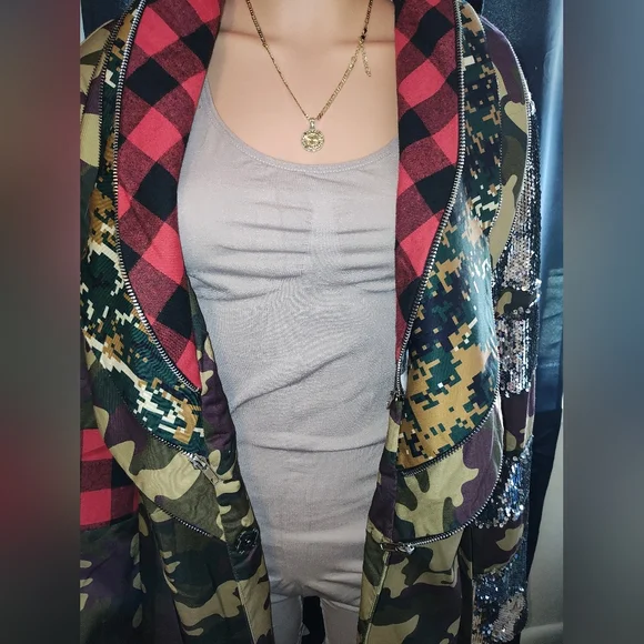 Camouflage and Plaid Women's Jacket - Picture 5 of 6